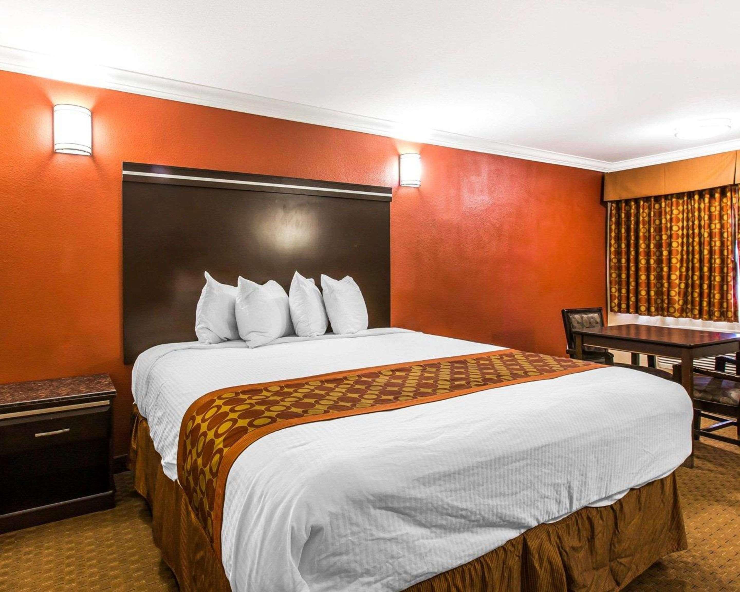 Rodeway Inn & Suites Corona Luaran gambar