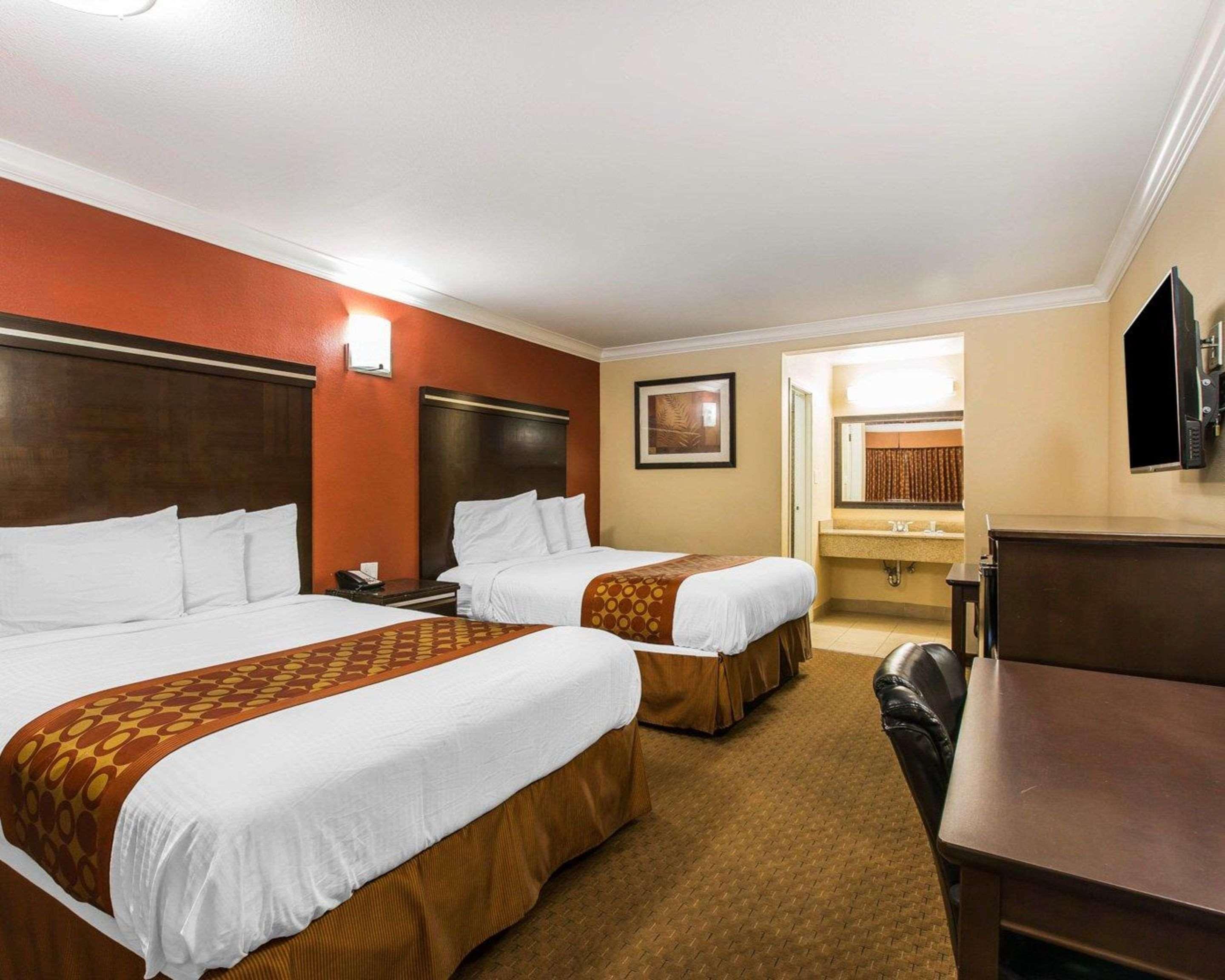 Rodeway Inn & Suites Corona Luaran gambar